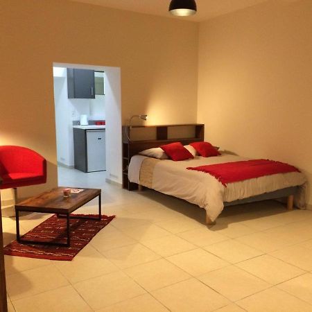 Le Studio Du Chateau Auriac-sur-Vendinelle Luaran gambar